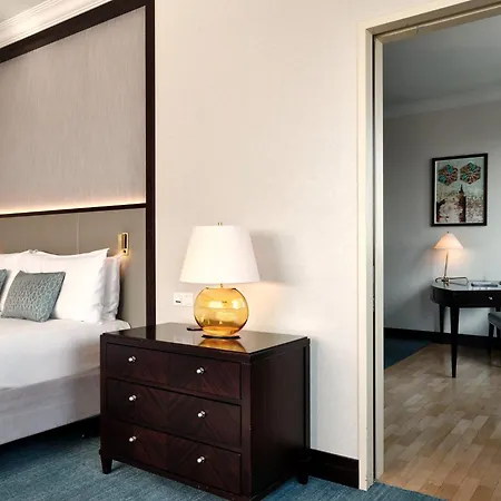 Intercontinental By Ihg Hotel Varšava