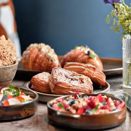 Intercontinental By Ihg Hotell