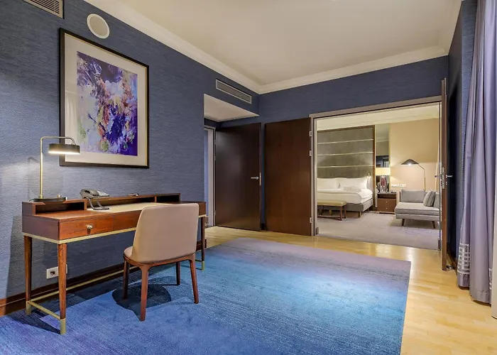 Intercontinental By Ihg 5*