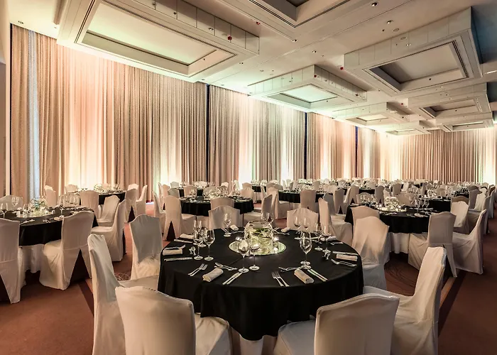 Intercontinental By Ihg Hotell Warszawa